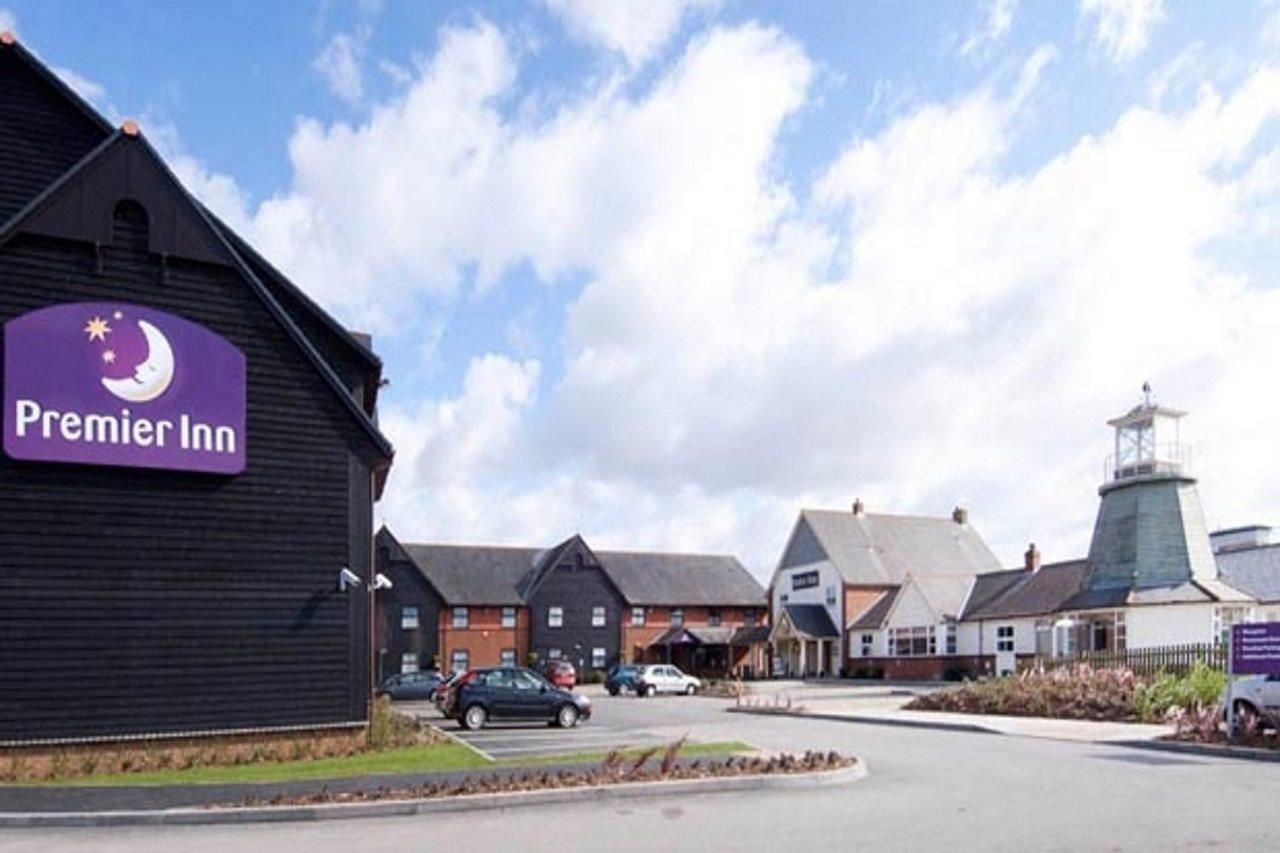 Premier Inn Poole Centre Bagian luar foto